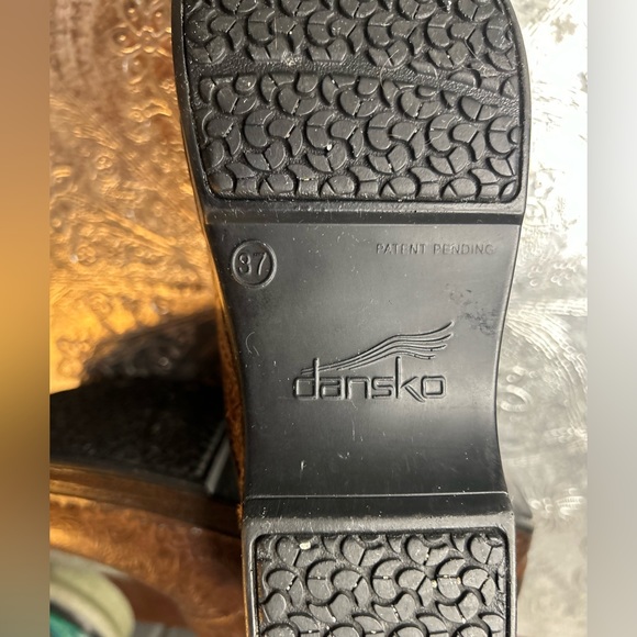 Dansko Pro XP Brown Floral Tooled Leather Clogs Women’s Size EU 37 US 6.5-7 - Picture 10 of 13